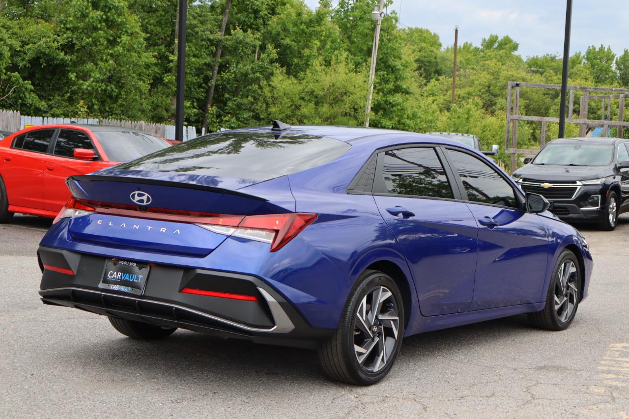 Hyundai Elantra  2025