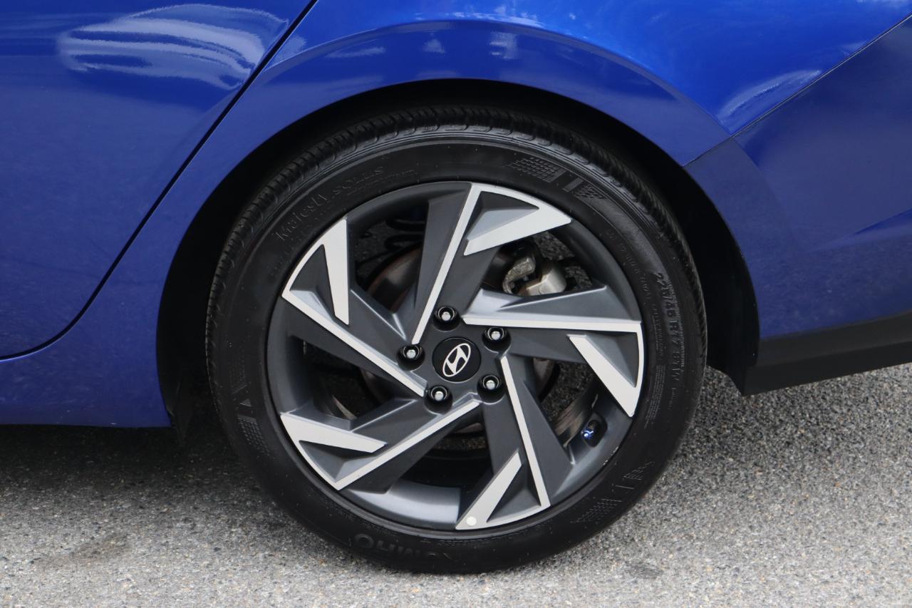 Hyundai Elantra  2025
