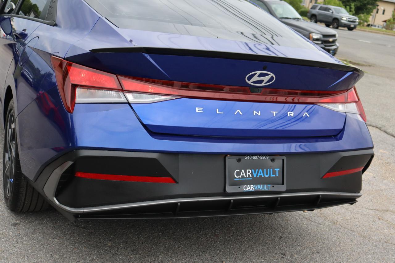 Hyundai Elantra  2025