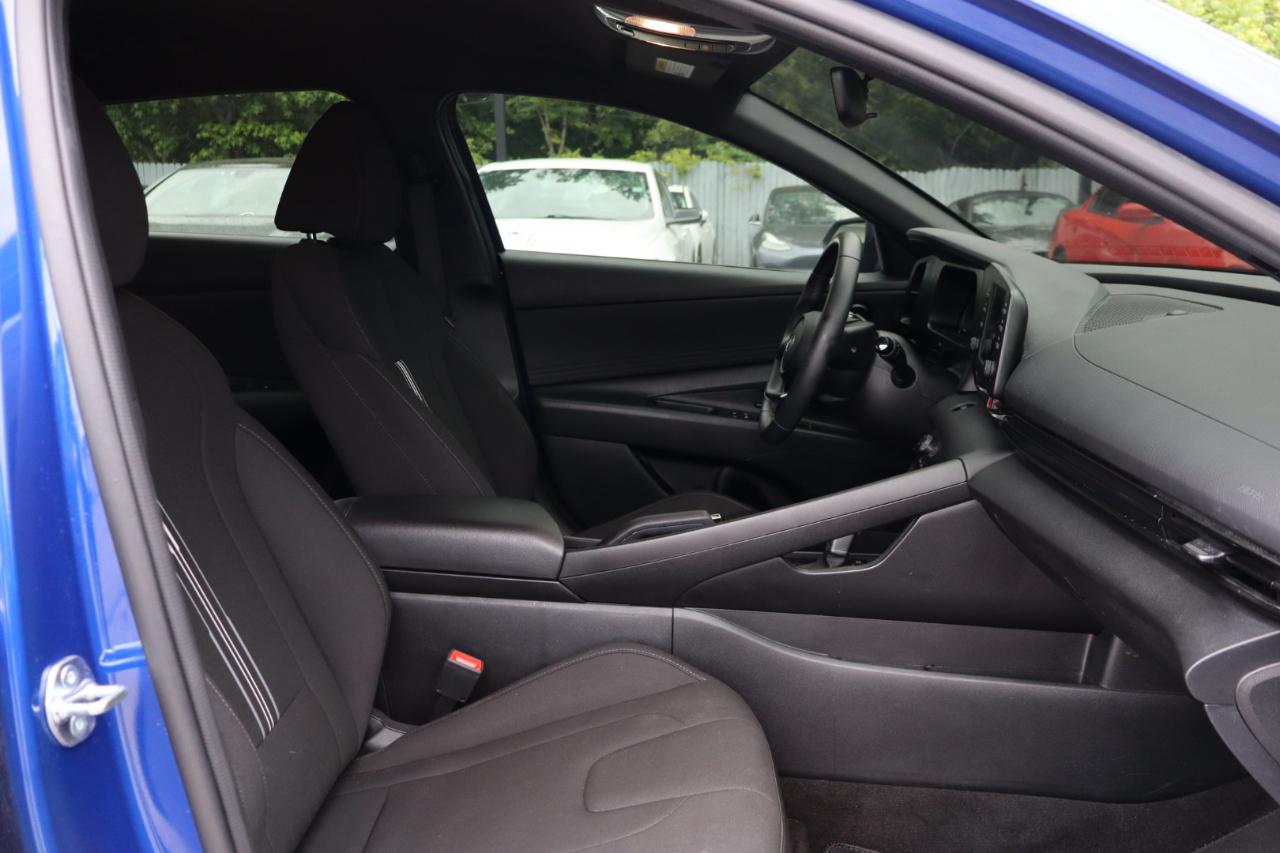 Hyundai Elantra  2025