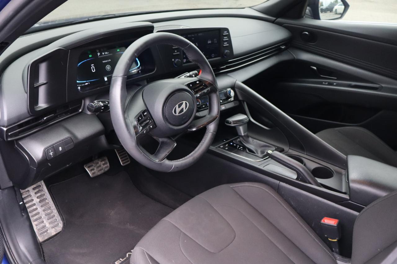 Hyundai Elantra  2025