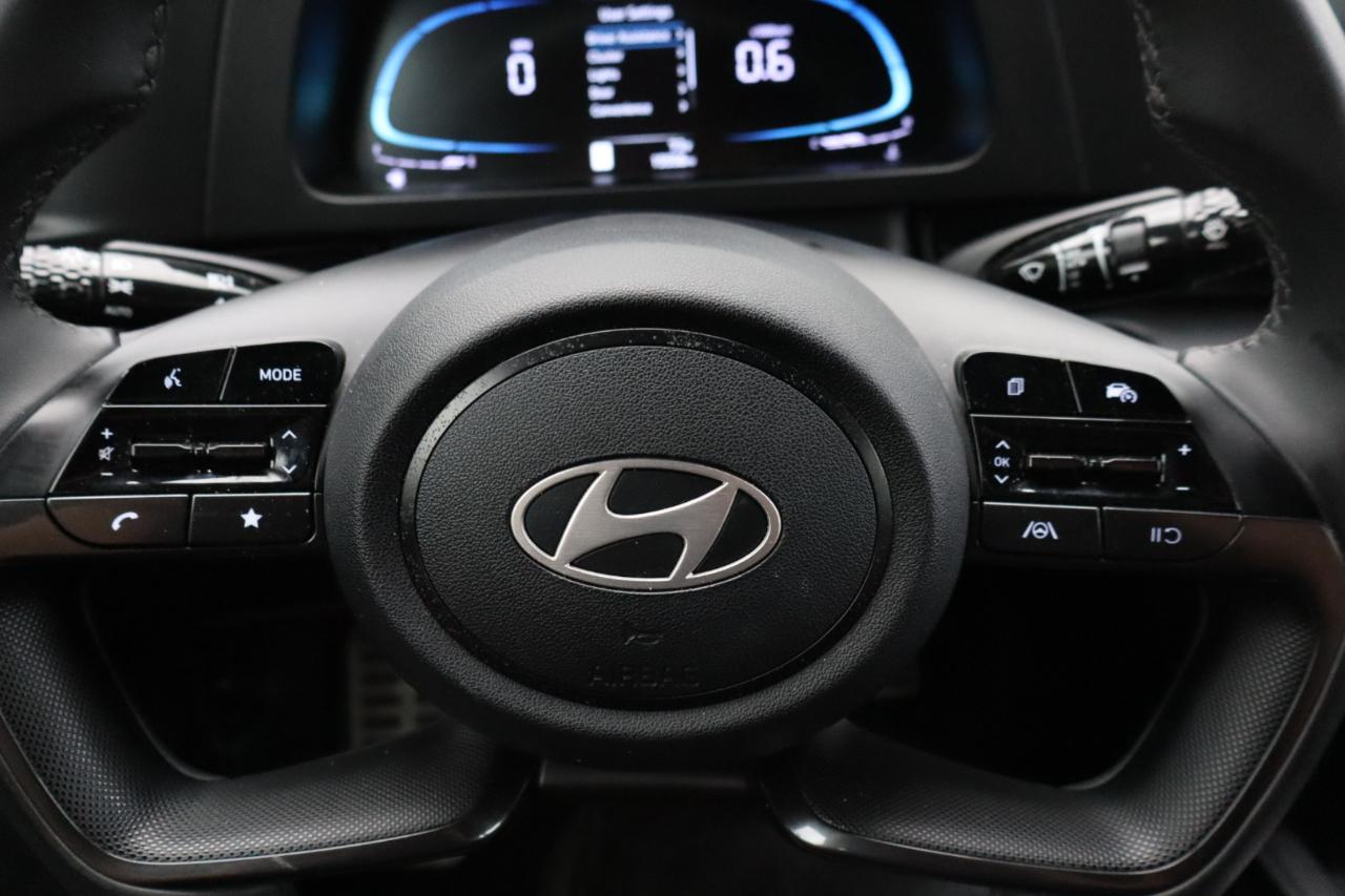Hyundai Elantra  2025