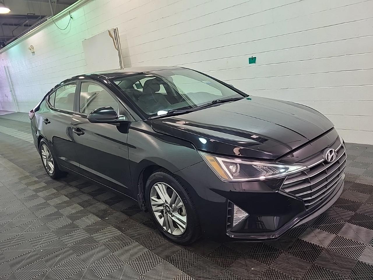 Hyundai Elantra  2020