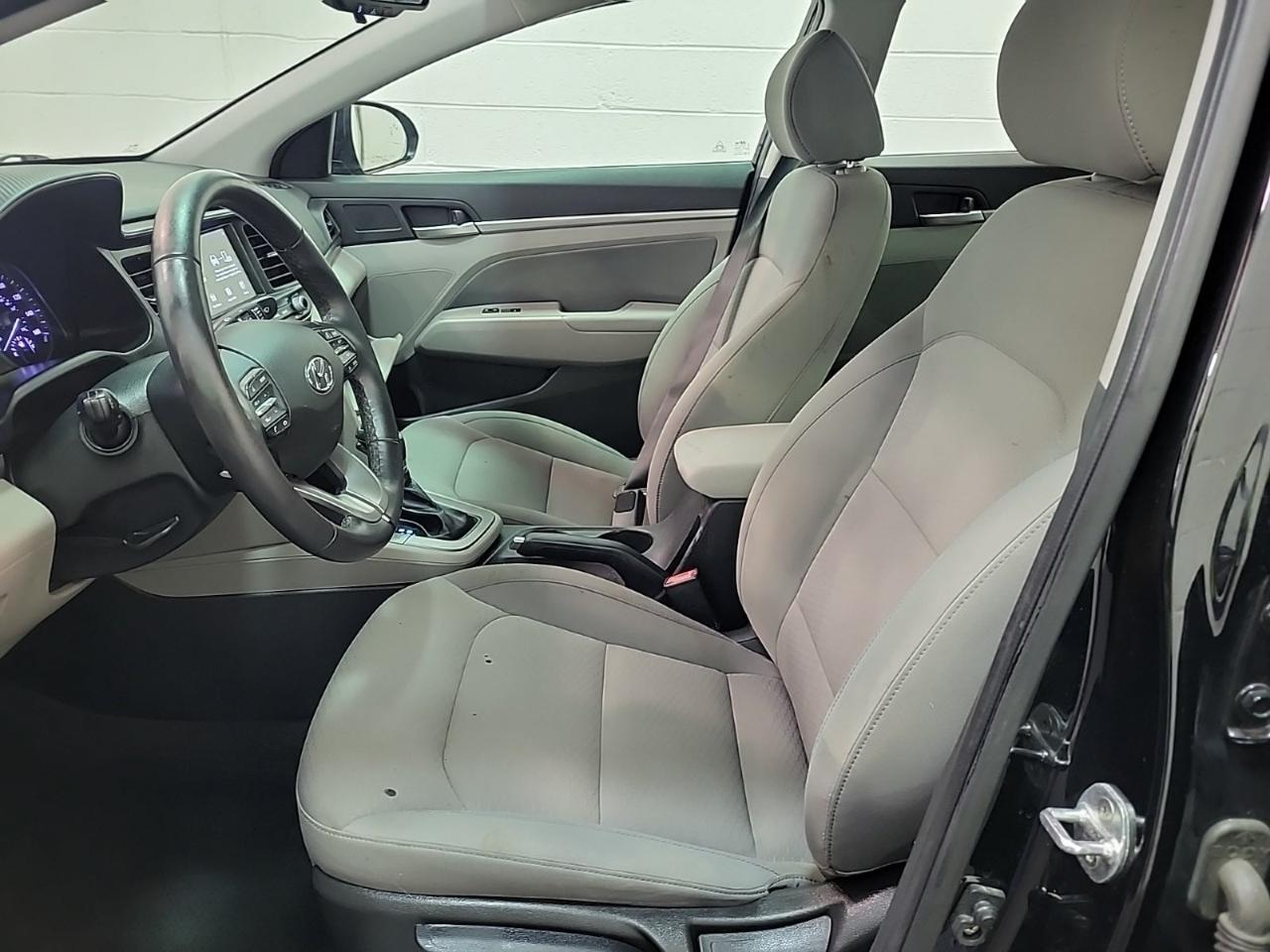 Hyundai Elantra  2020