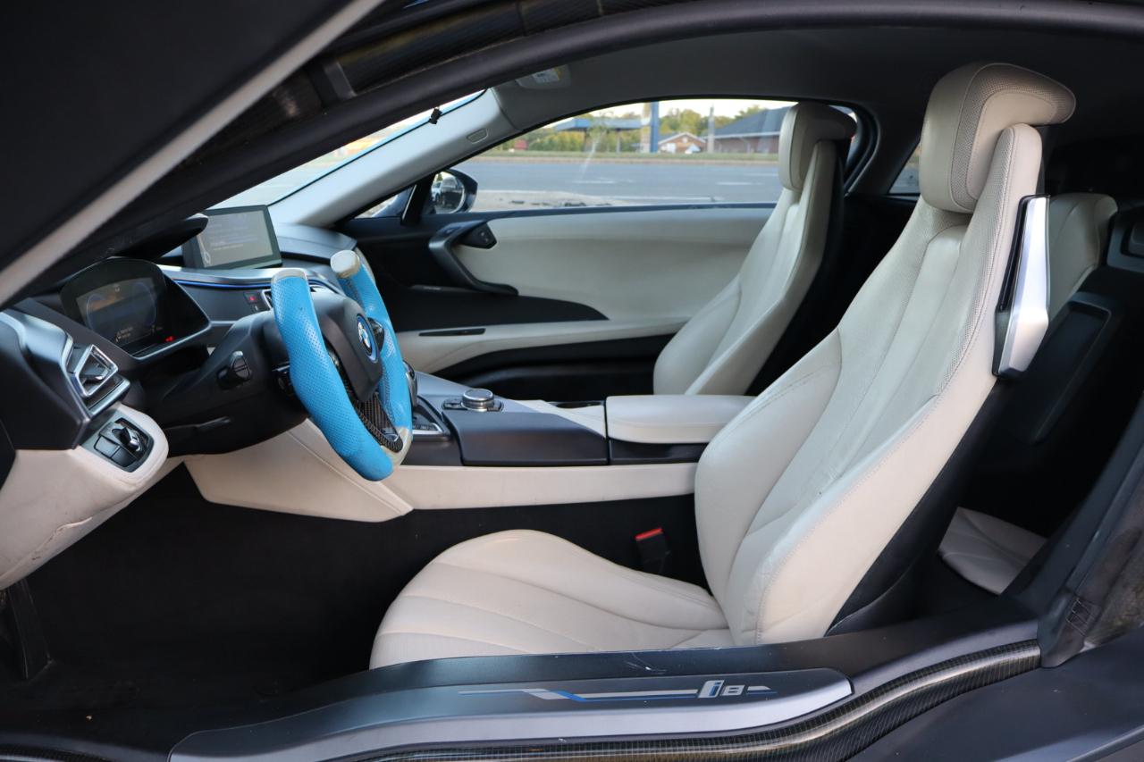 BMW i8 2D Coupe 2016