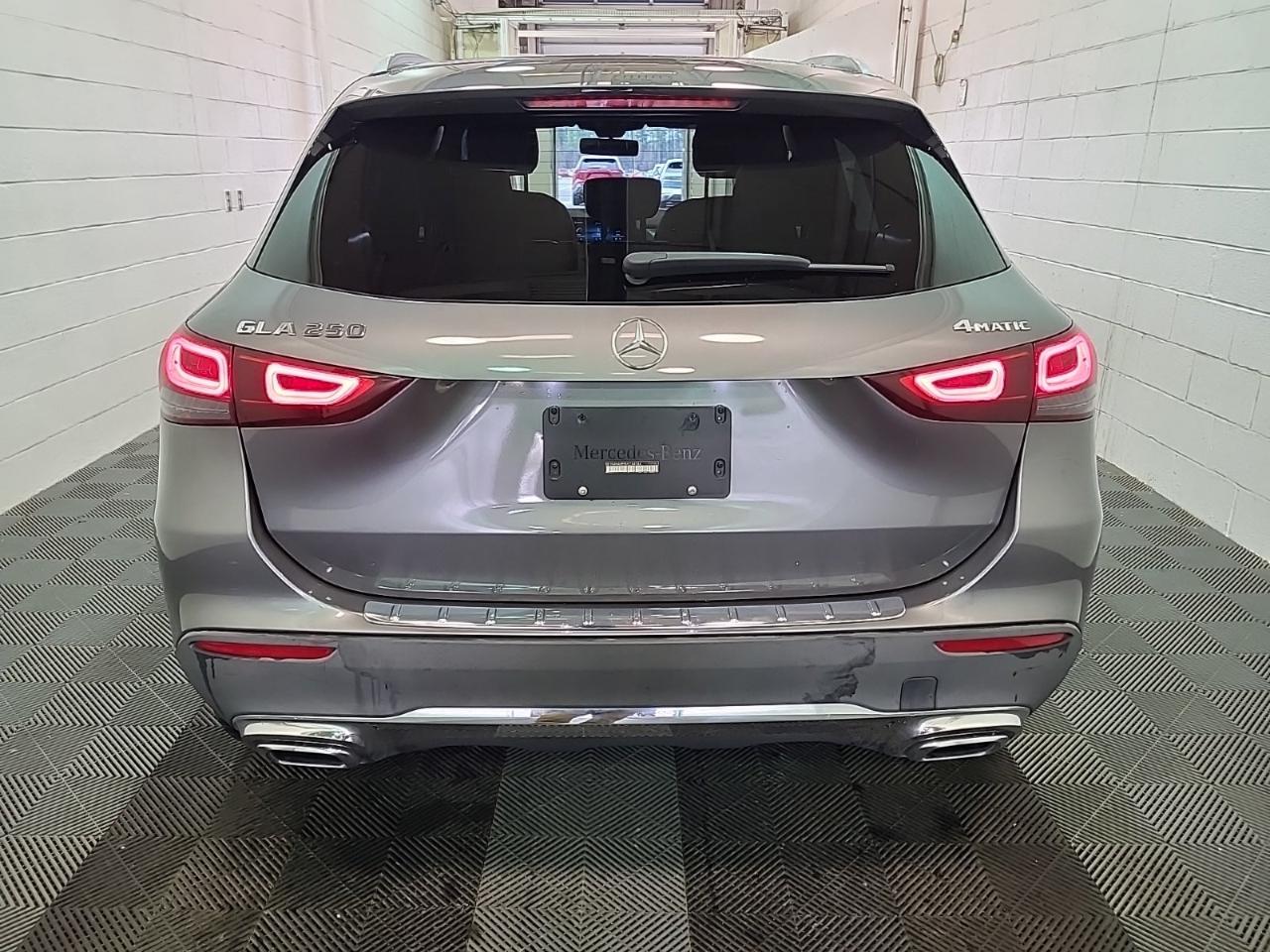 Mercedes-Benz GLA-Class  2021