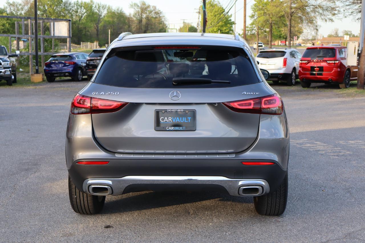 Mercedes-Benz GLA-Class  2021