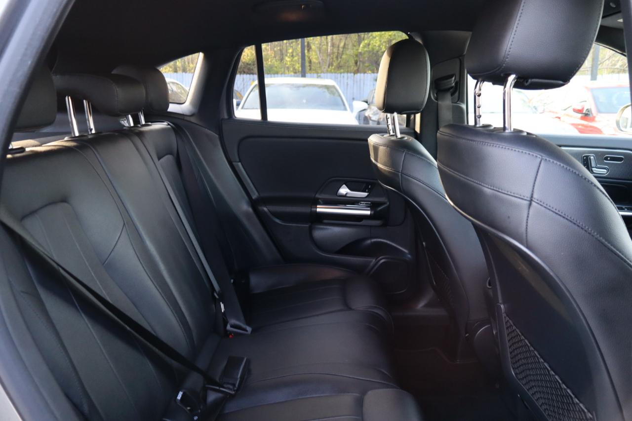 Mercedes-Benz GLA-Class  2021