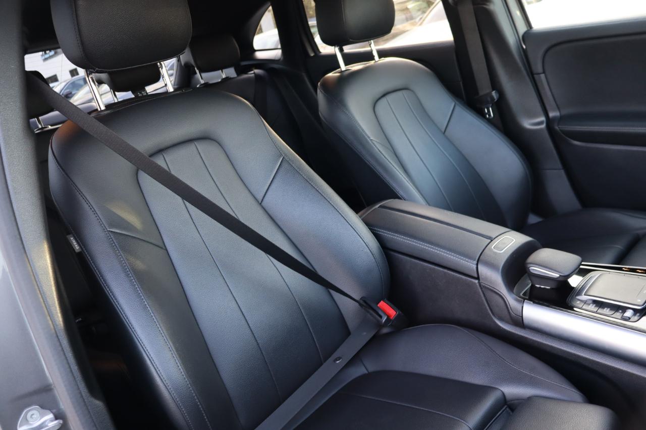 Mercedes-Benz GLA-Class  2021