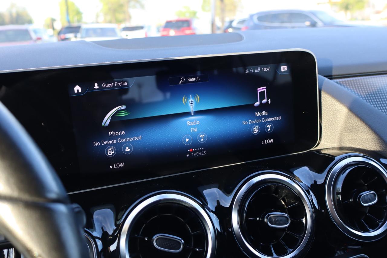 Mercedes-Benz GLA-Class  2021