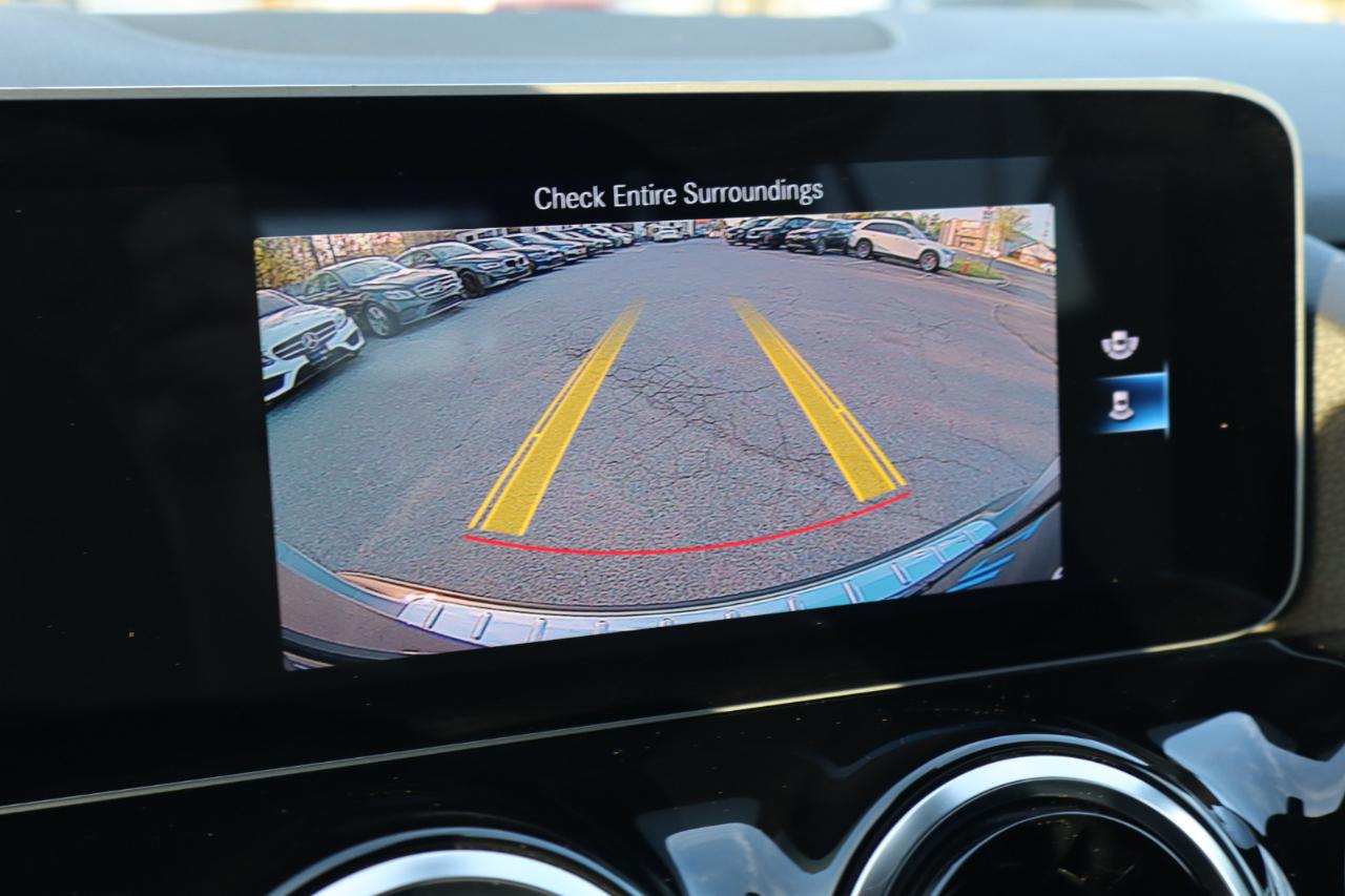 Mercedes-Benz GLA-Class  2021