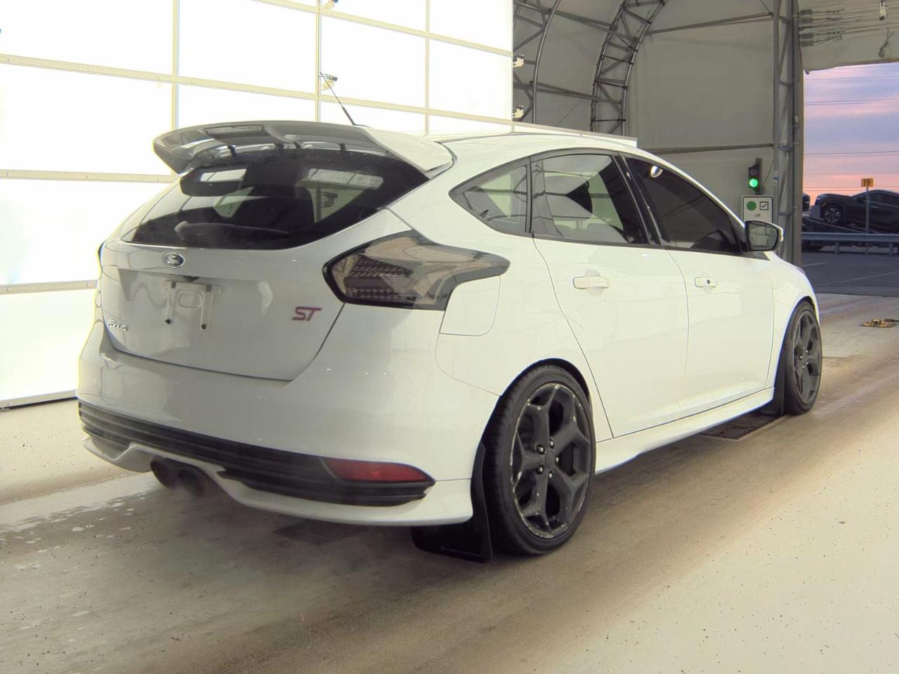 Ford Focus ST 4D Hatchback 2017