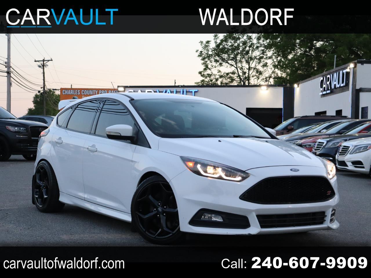 2017 Ford Focus ST 4D Hatchback