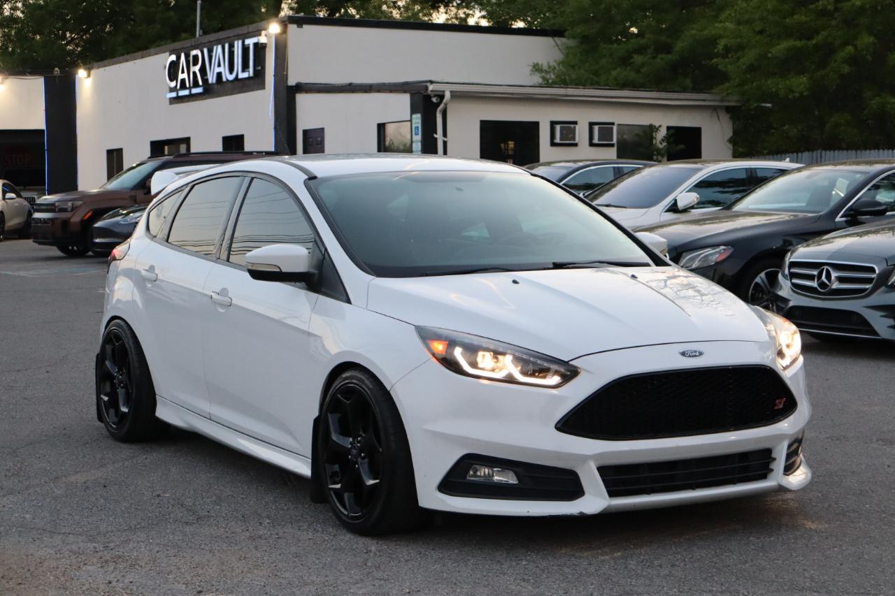 Ford Focus ST 4D Hatchback 2017