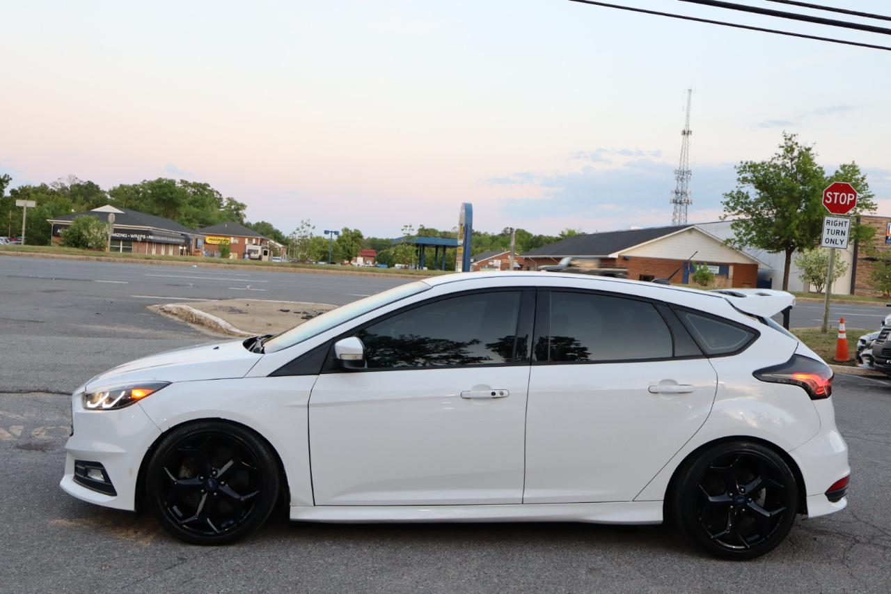 Ford Focus ST 4D Hatchback 2017