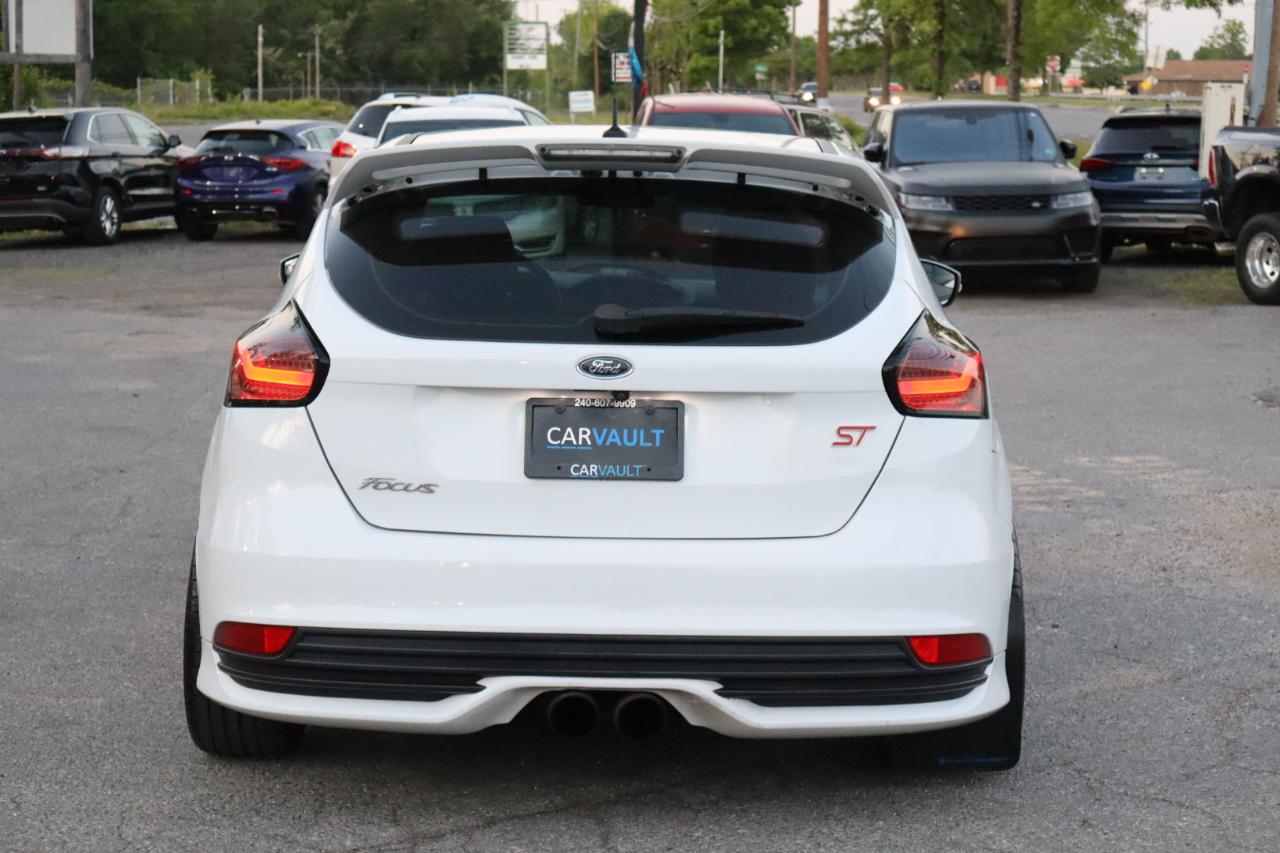 Ford Focus ST 4D Hatchback 2017