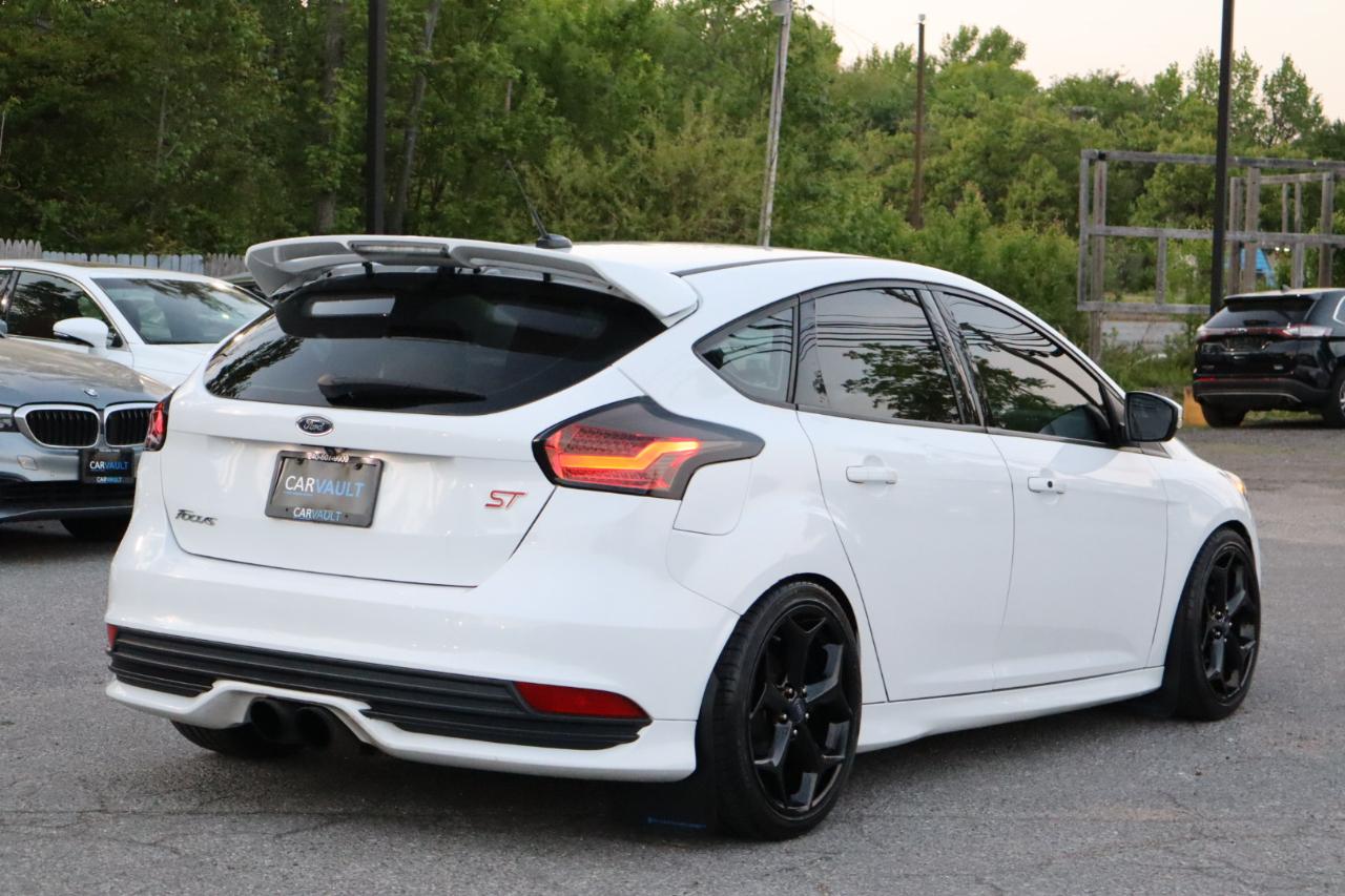 Ford Focus ST 4D Hatchback 2017