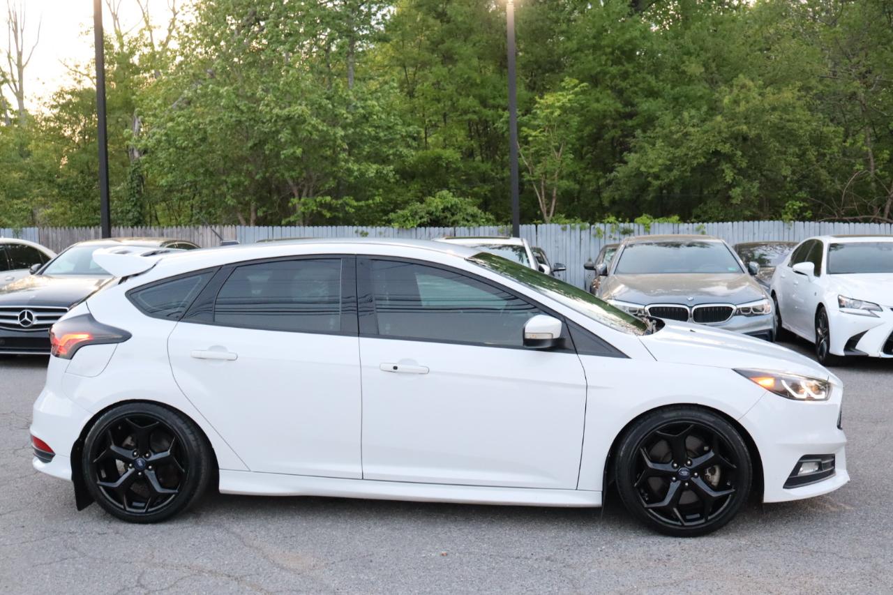 Ford Focus ST 4D Hatchback 2017