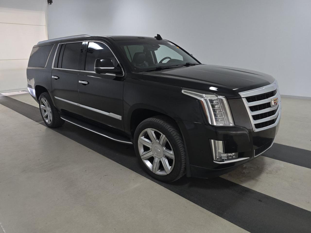 Cadillac Escalade ESV 4WD 4dr Luxury 2019
