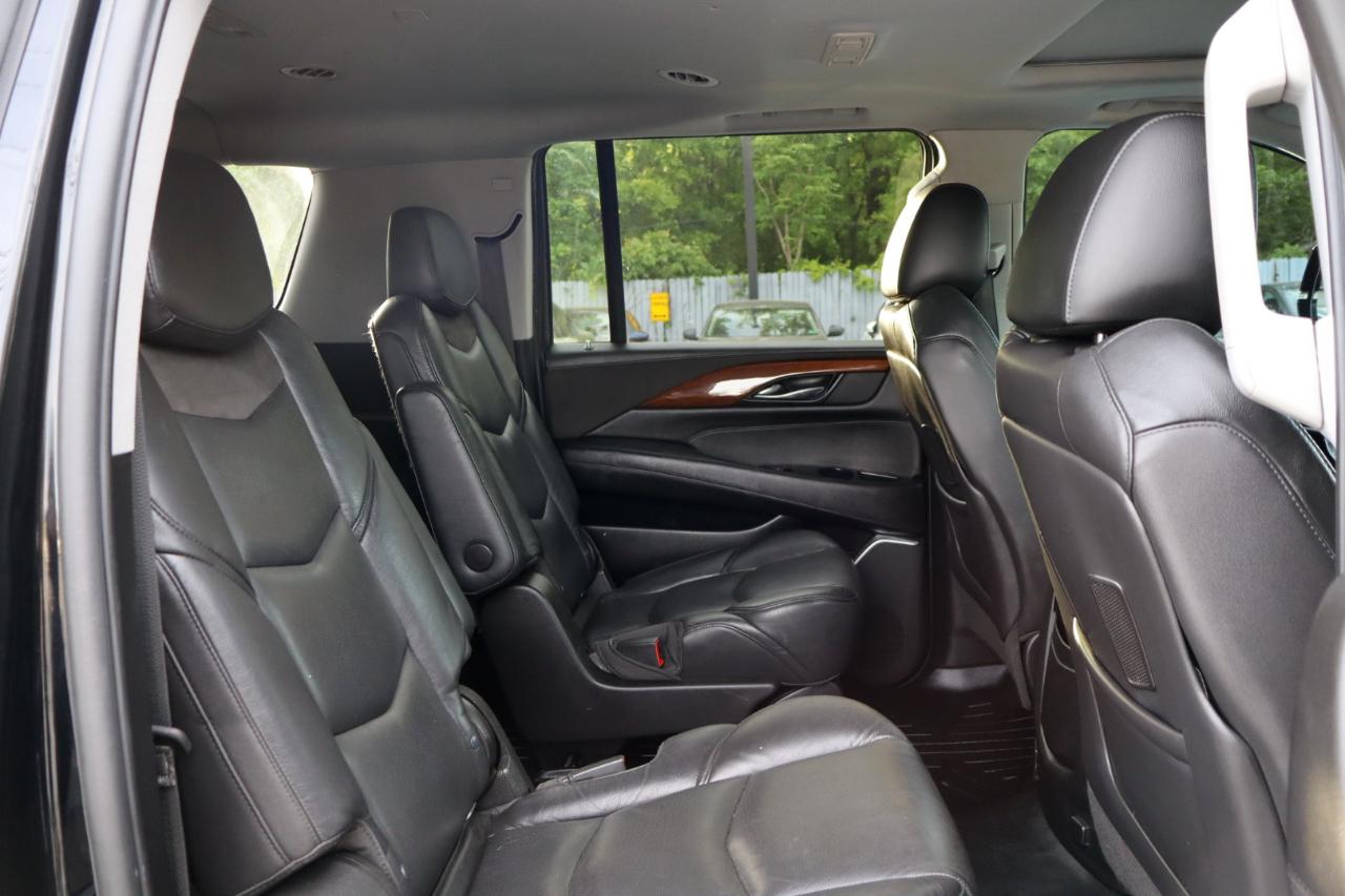 Cadillac Escalade ESV 4WD 4dr Luxury 2019