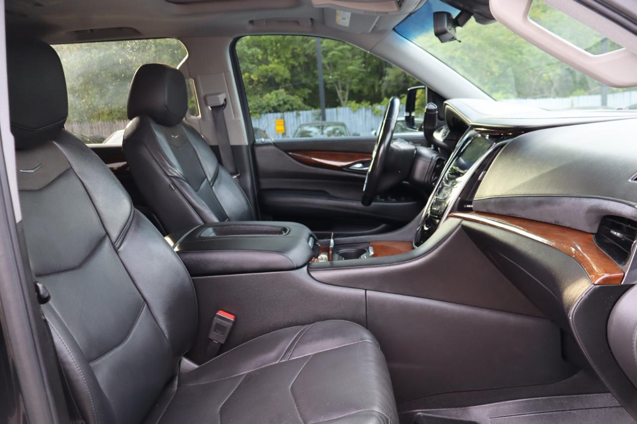 Cadillac Escalade ESV 4WD 4dr Luxury 2019