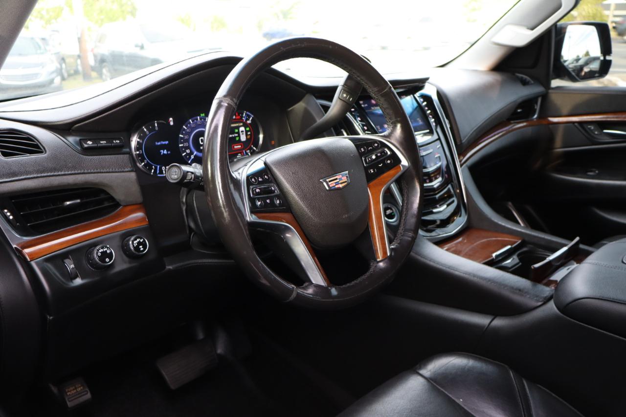 Cadillac Escalade ESV 4WD 4dr Luxury 2019