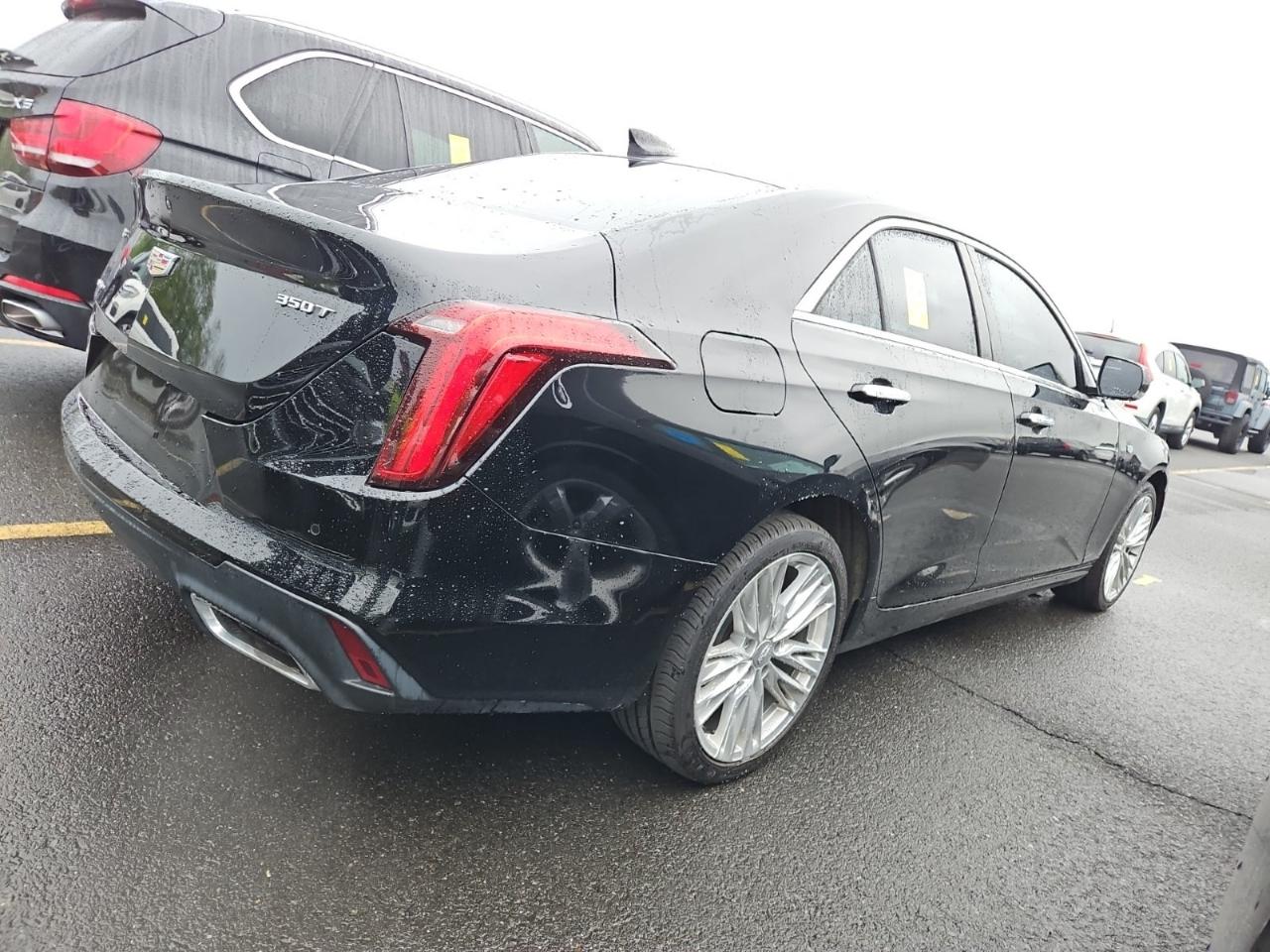 Cadillac CT4 4dr Sdn Premium Luxury 2022