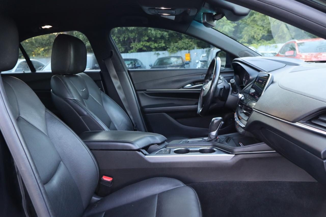 Cadillac CT4 4dr Sdn Premium Luxury 2022