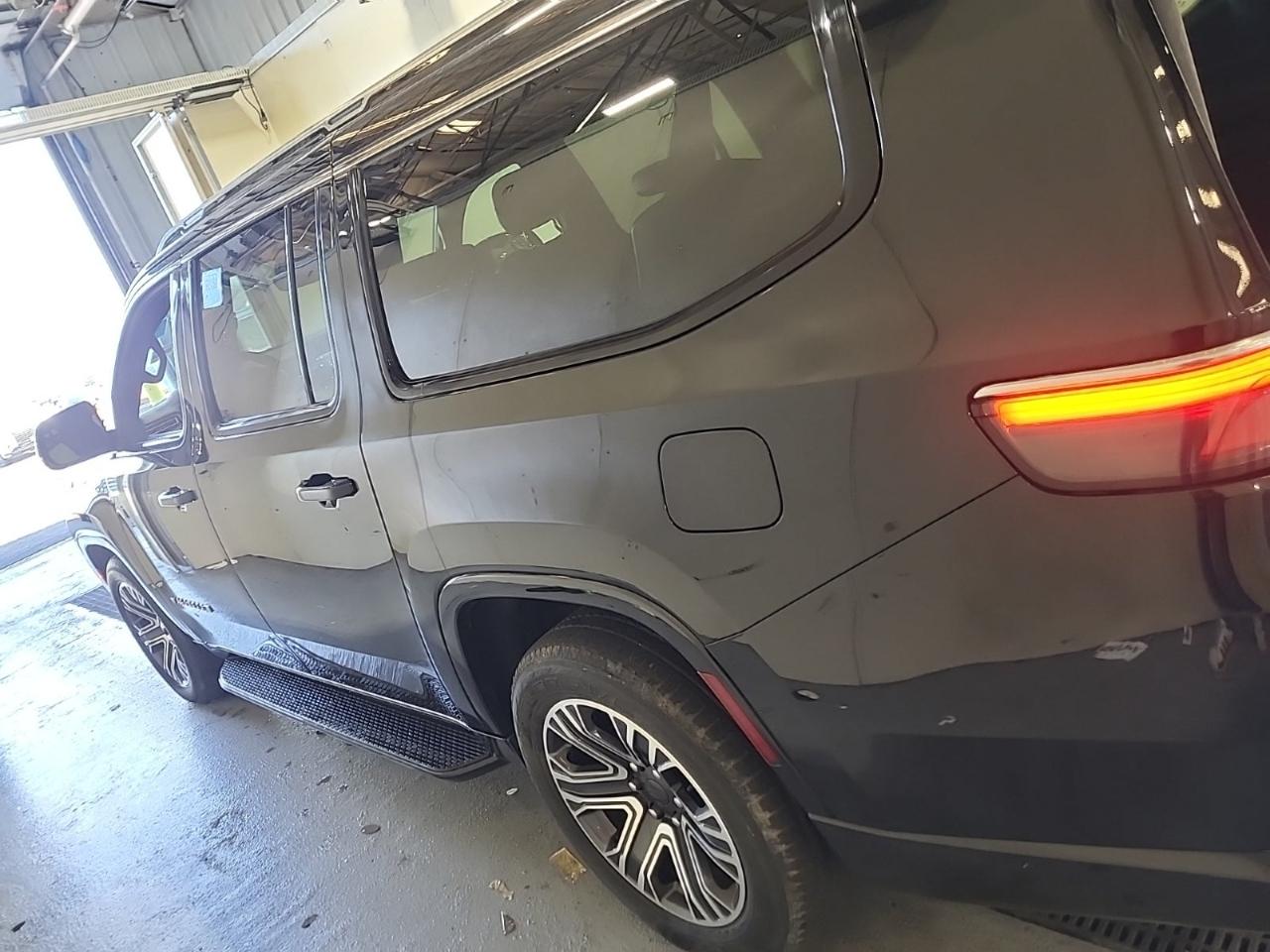 Jeep Wagoneer L  2023