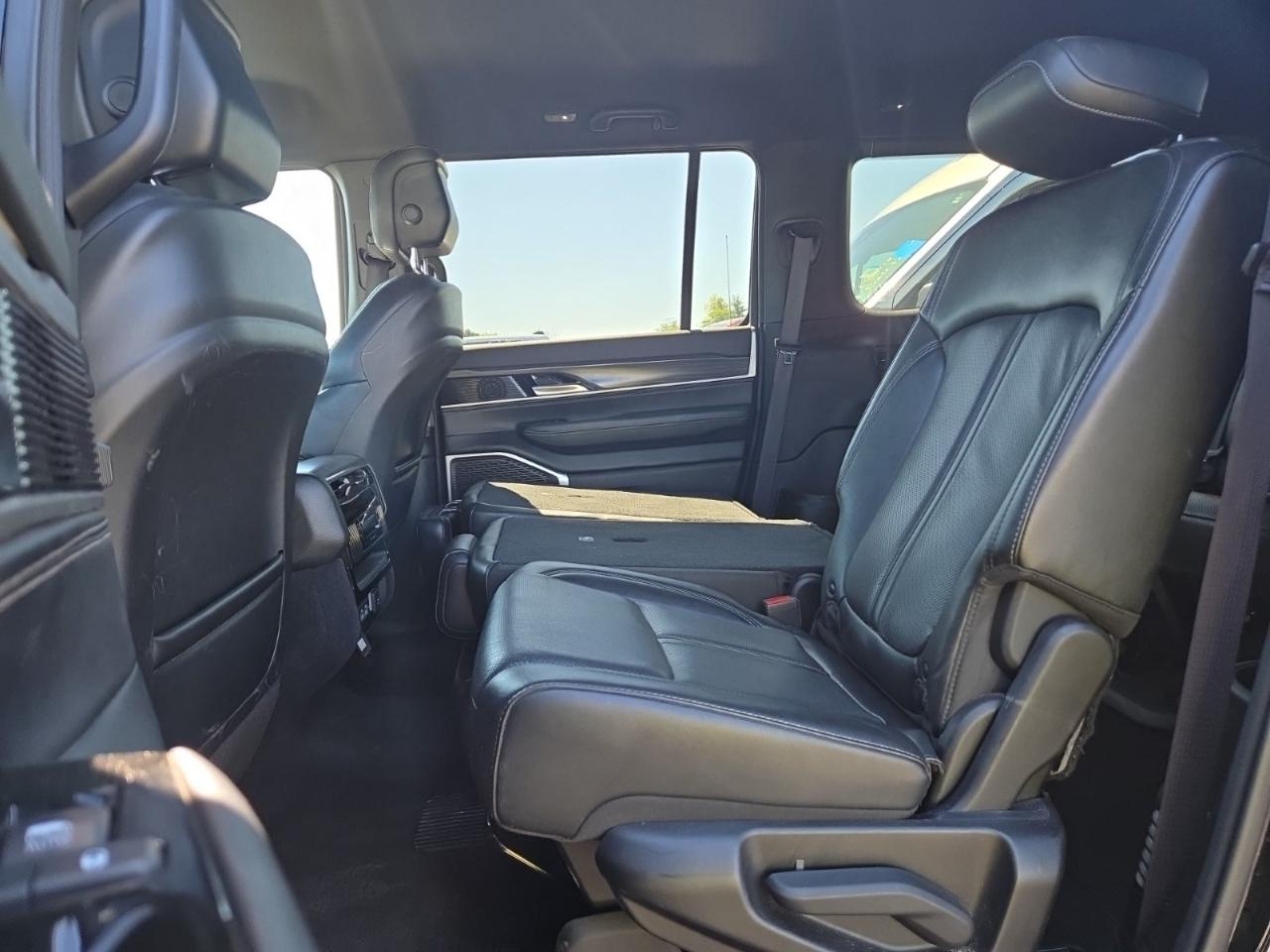 Jeep Wagoneer L  2023