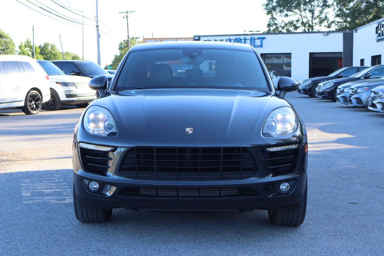 2018 Porsche Macan -'s photo