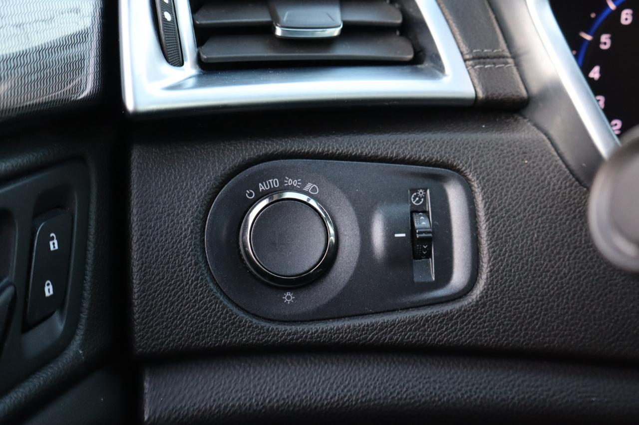Cadillac SRX 4dr V6 SUV 2015