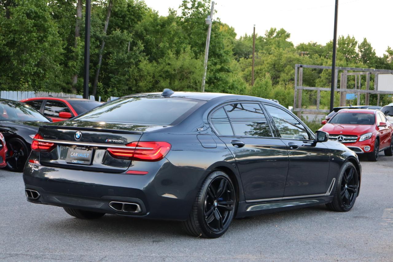 BMW 7-Series  2018