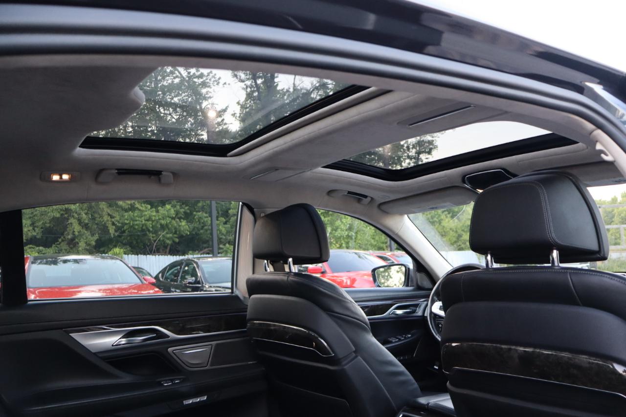 BMW 7-Series  2018