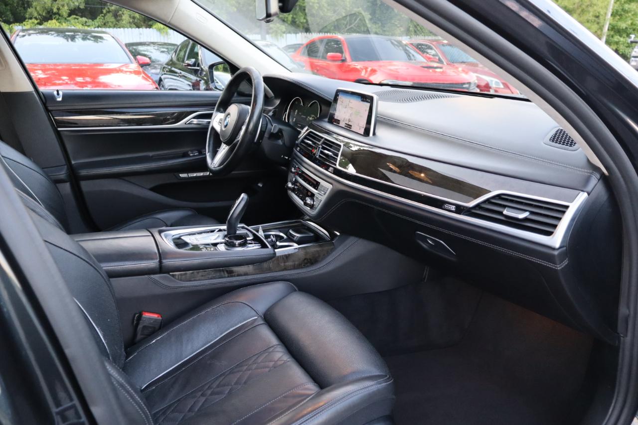 BMW 7-Series  2018