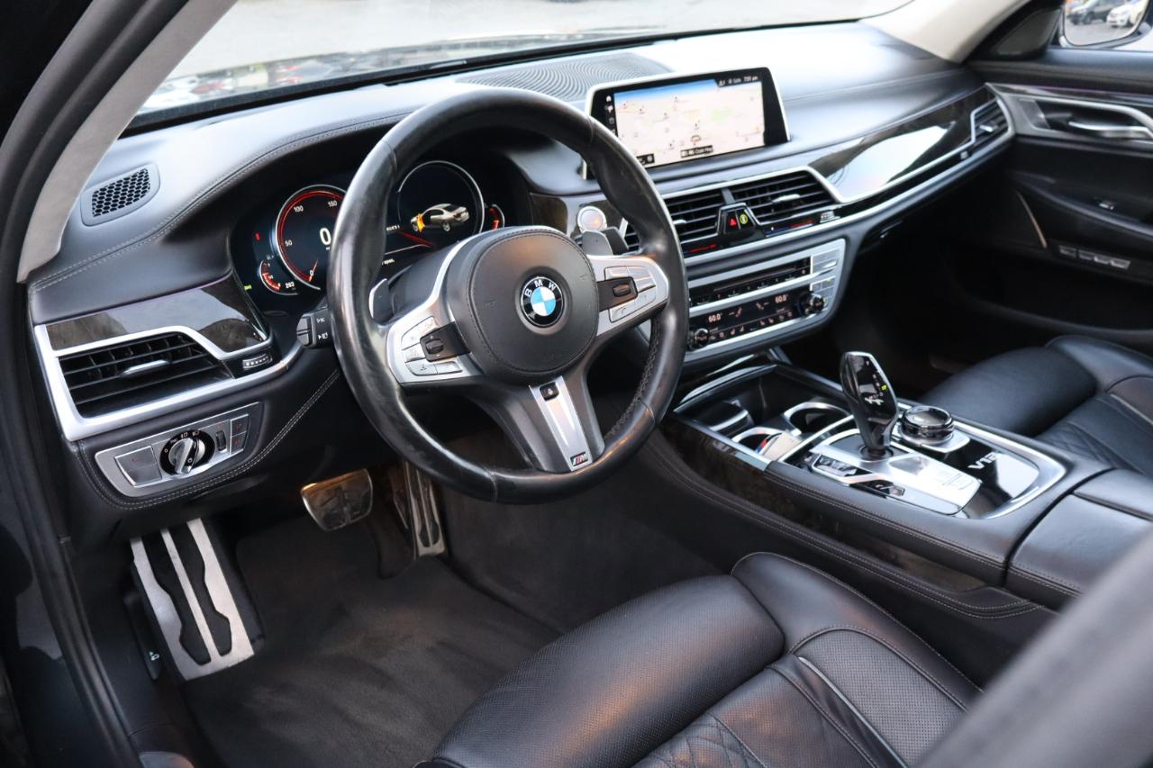 BMW 7-Series  2018