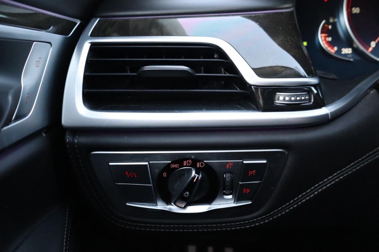 BMW 7-Series  2018