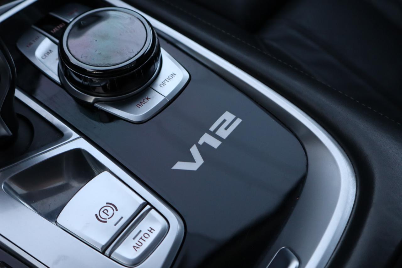 BMW 7-Series  2018