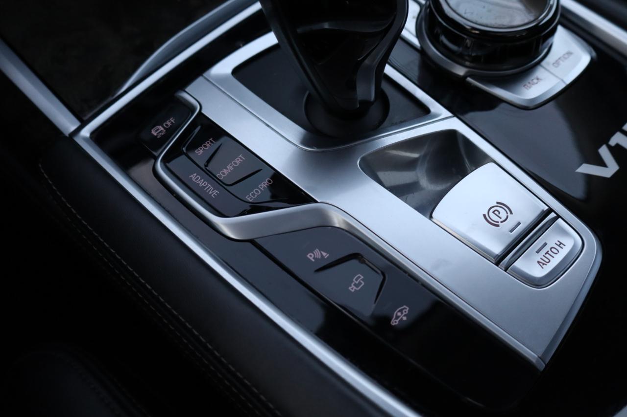BMW 7-Series  2018