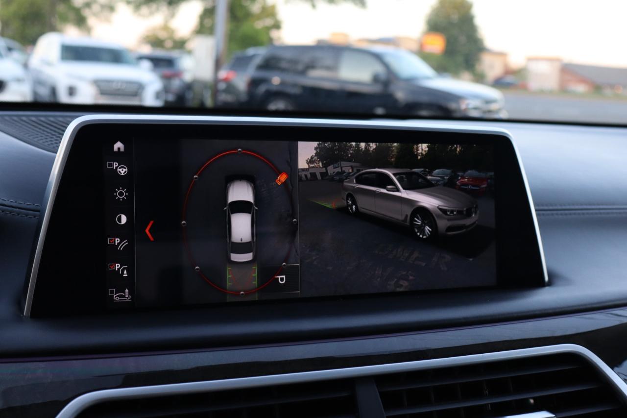 BMW 7-Series  2018