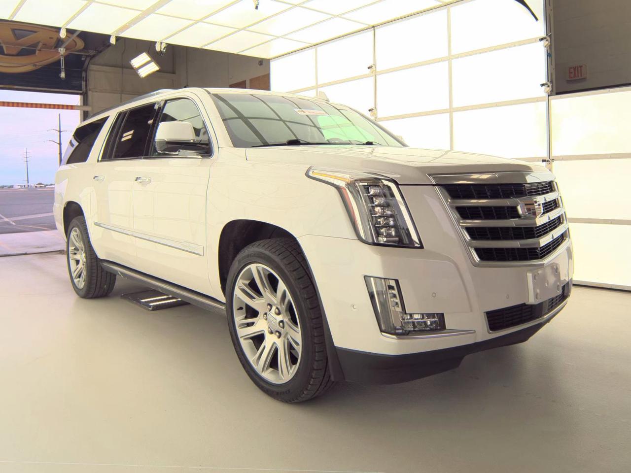 Cadillac Escalade ESV 4WD 4dr Premium Luxury 2018