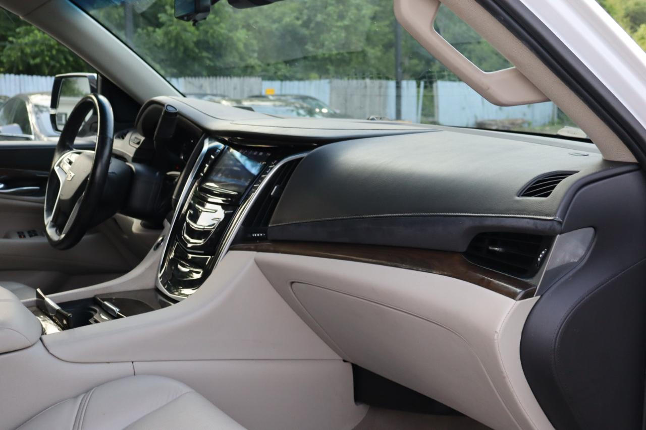 Cadillac Escalade ESV 4WD 4dr Premium Luxury 2018