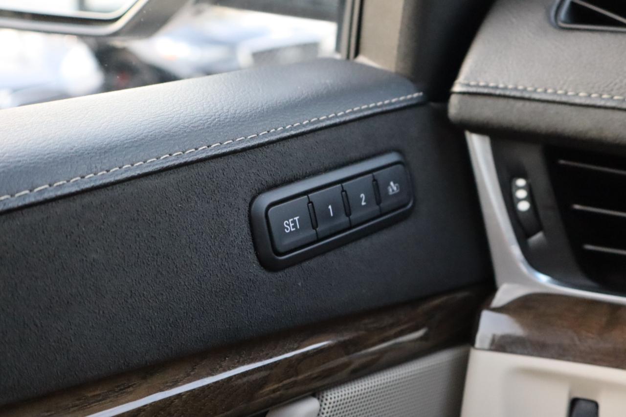 Cadillac Escalade ESV 4WD 4dr Premium Luxury 2018
