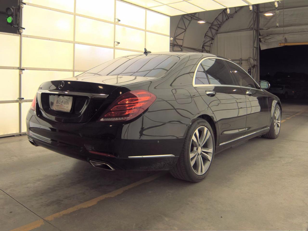 Mercedes-Benz S-Class 4dr Sdn S 550 RWD 2015