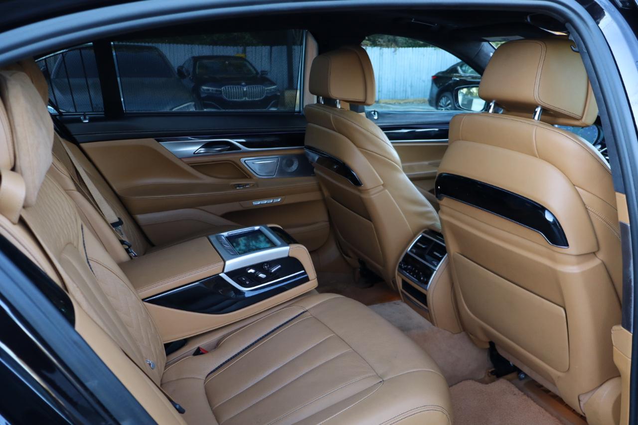 BMW 7-Series  2018