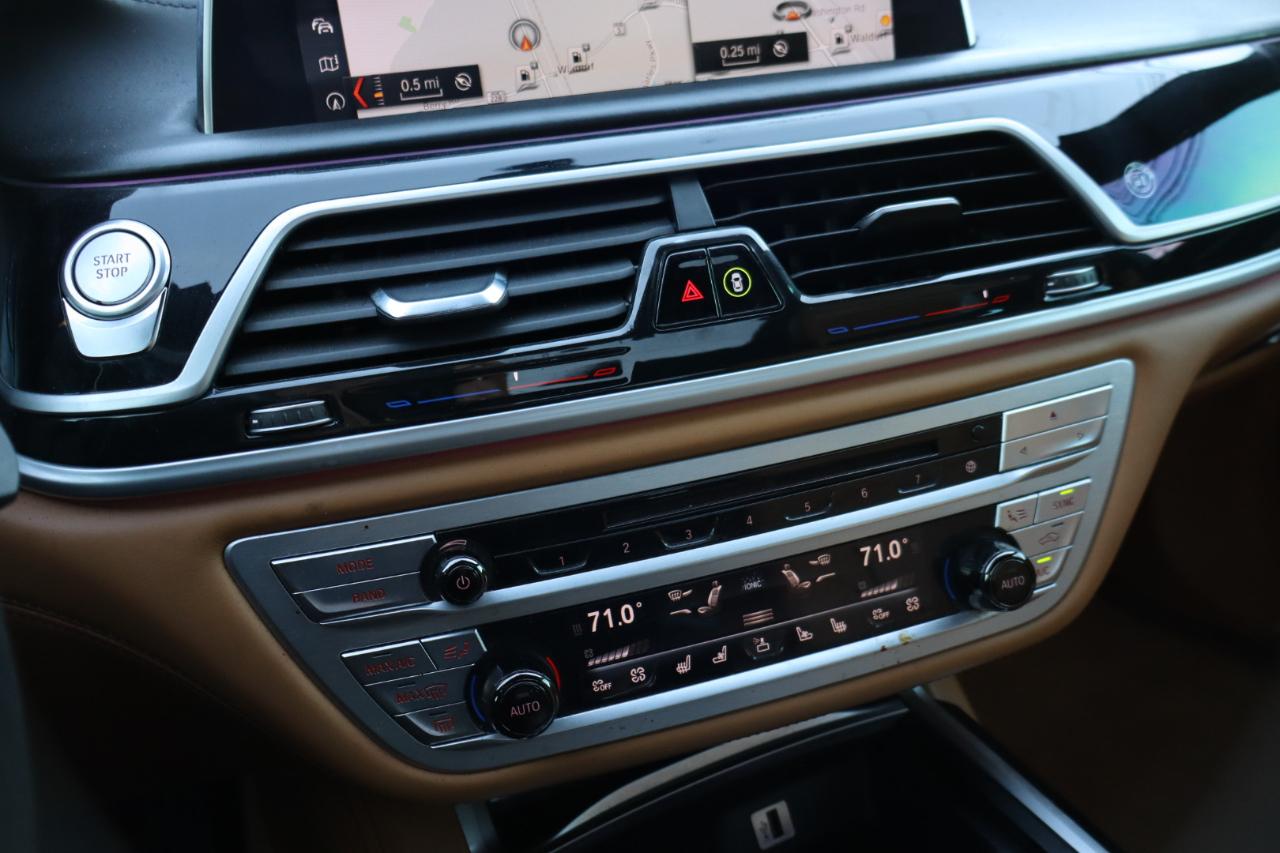 BMW 7-Series  2018
