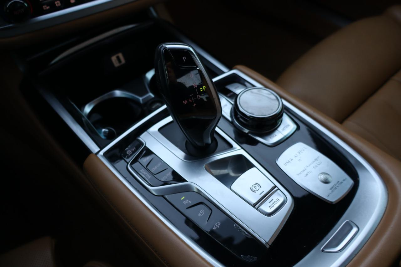 BMW 7-Series  2018