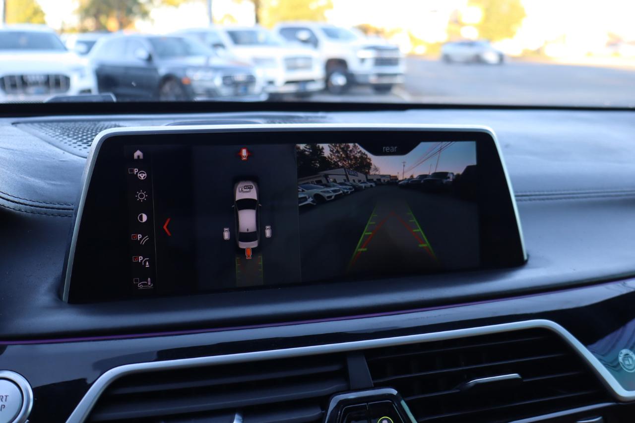 BMW 7-Series  2018
