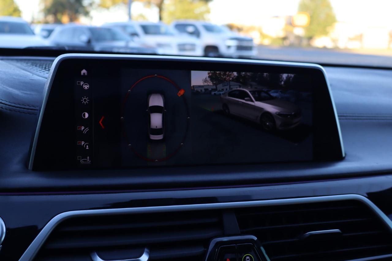 BMW 7-Series  2018