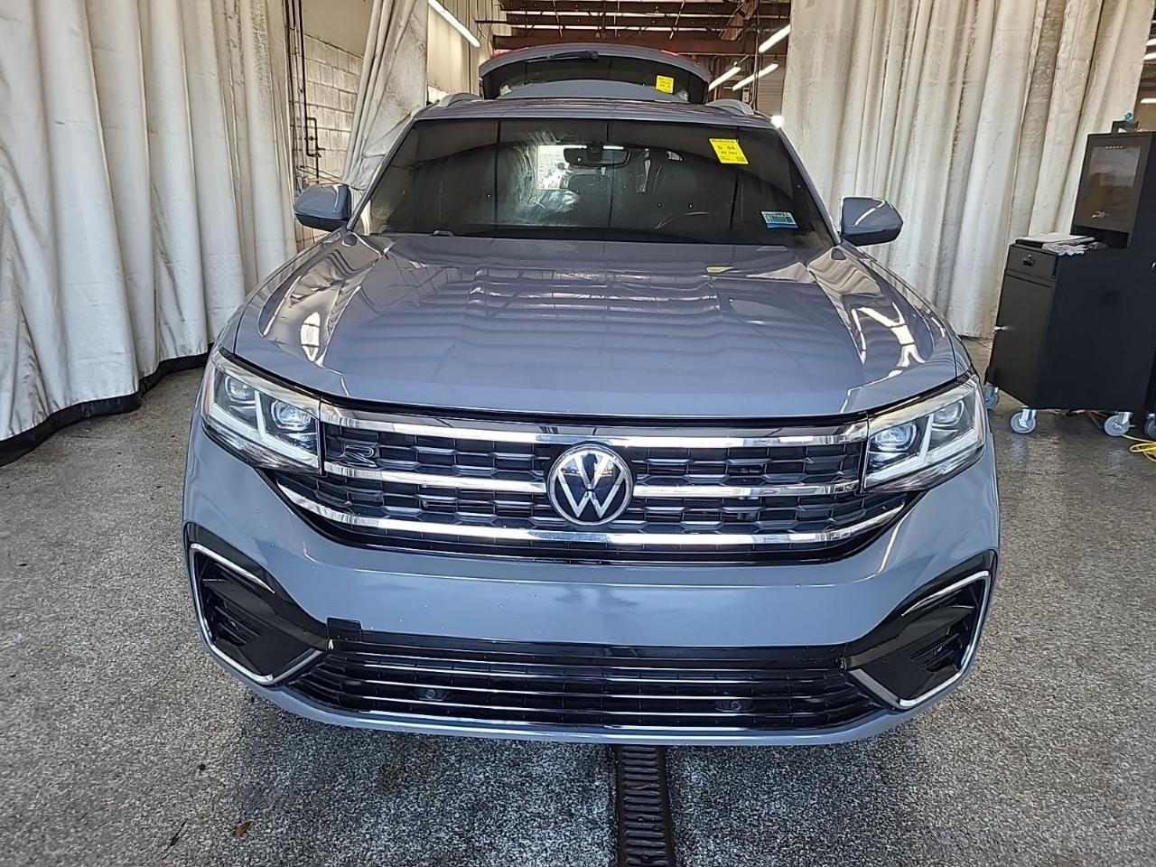 Volkswagen Atlas Cross Sport 3.6L V6 SE w/Technology FWD 2020